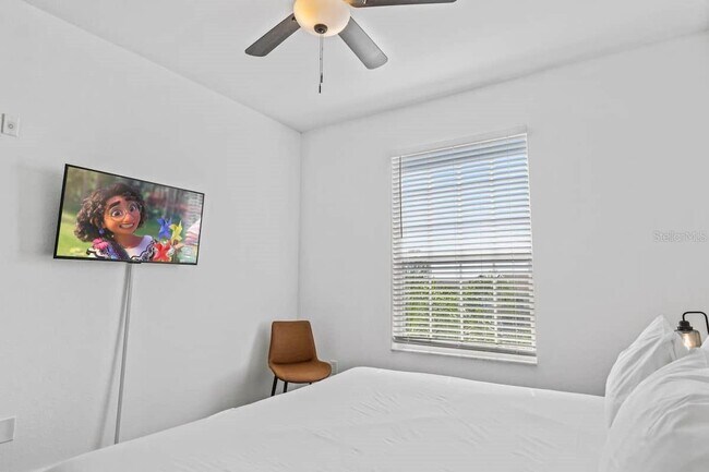 Building Photo - 2302 Butterfly Palm Way
