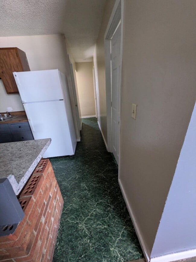 Building Photo - 1001 S Pittenger Rd