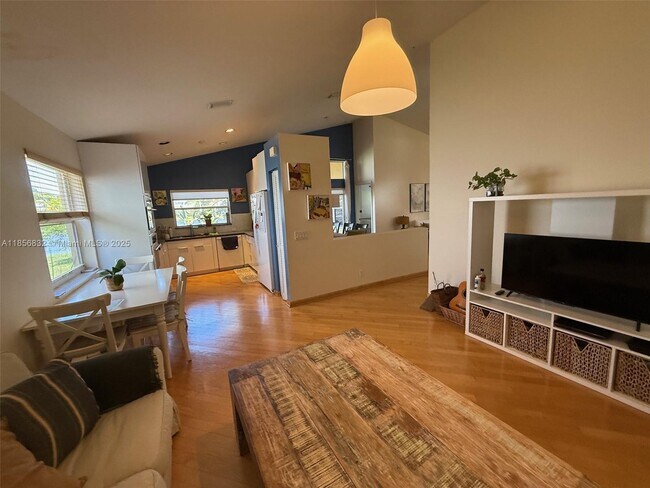 Building Photo - 944 Savannah Falls Dr