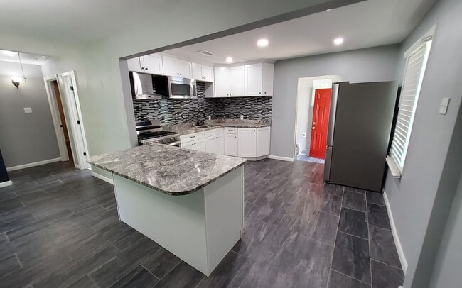 Building Photo - 4375 Deborah Ave