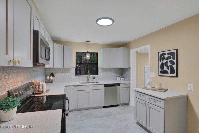 Building Photo - 2138 Larry Dr