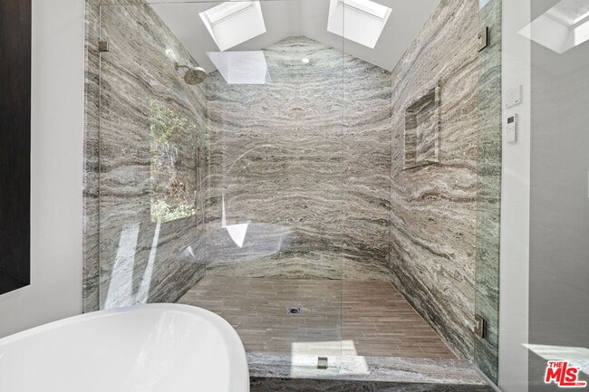 Building Photo - 3 Latimer Rd