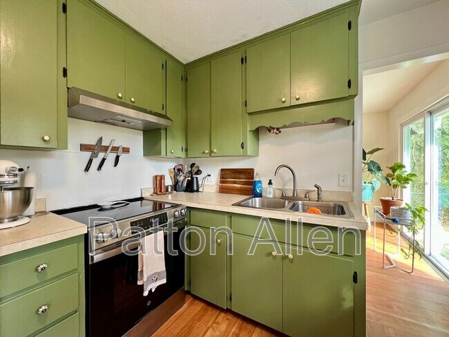 Building Photo - 30 Stevens Hill Rd