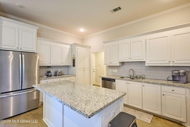 Building Photo - 115 Rotherfield Pl