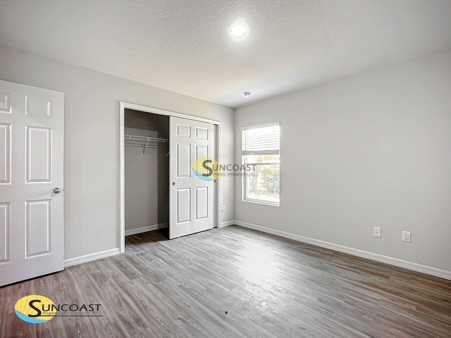 Building Photo - 32 Rosepetal Ln