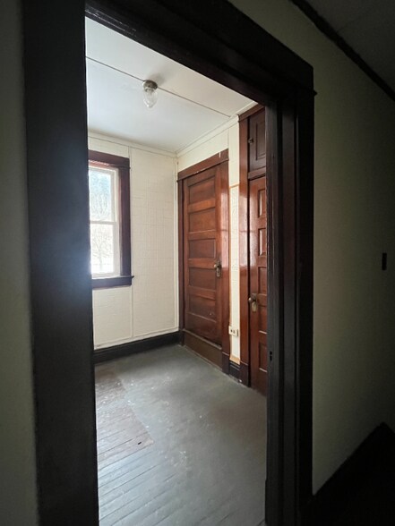 Building Photo - 823 Market St