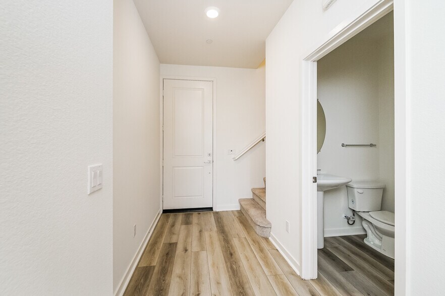 Building Photo - 8255 Sophie Ct