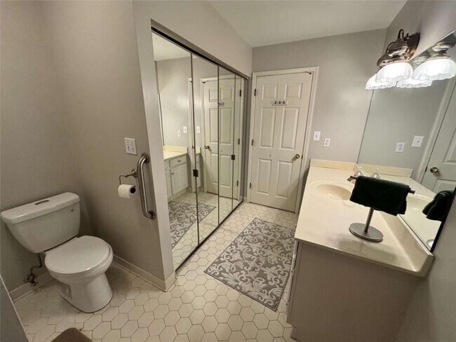 Building Photo - 3201 Lenox Rd NE