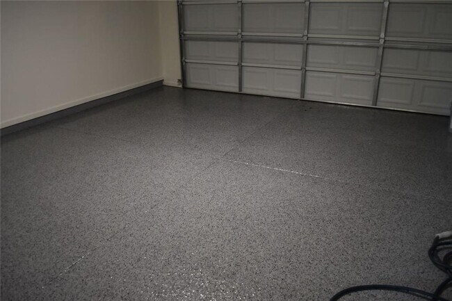Building Photo - 10680 Glenbarr Dr