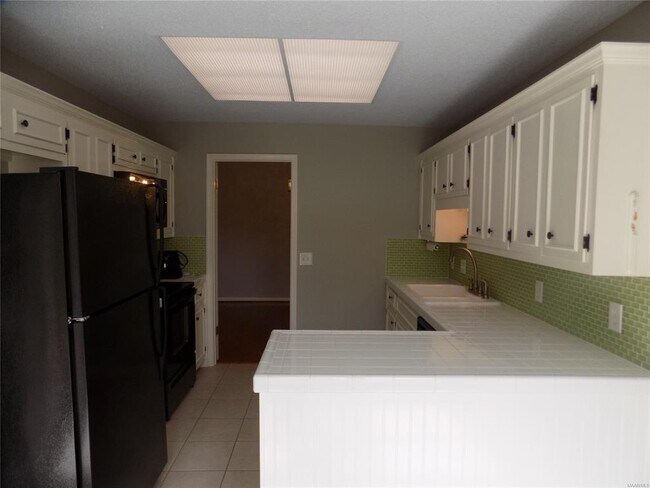 Building Photo - 4602 Cherry Tree Terrace