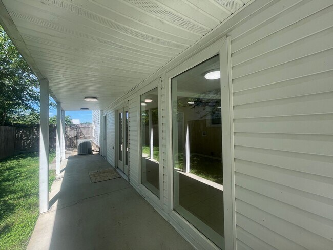 Building Photo - 6 Julia Terrace