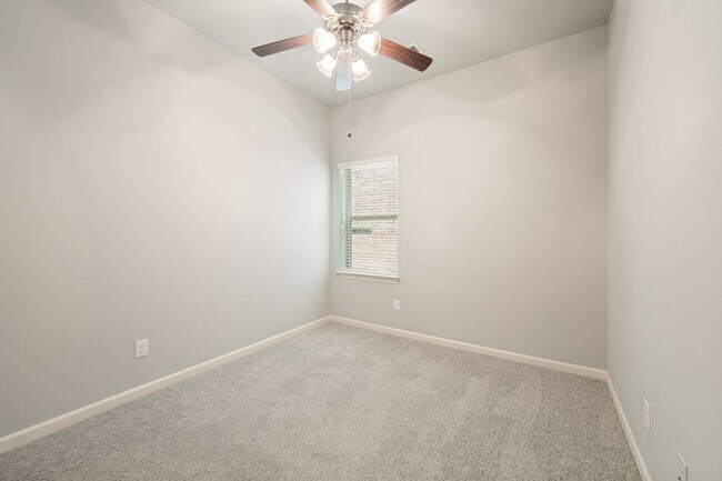 Building Photo - Beautiful 2-Bedroom + Study Home in the Highly Desirable Viridian Community!