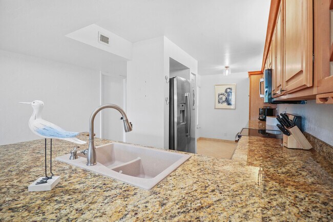 Building Photo - 13 Royal Palm Way