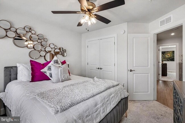 Building Photo - 10878 Foxtrot Cir