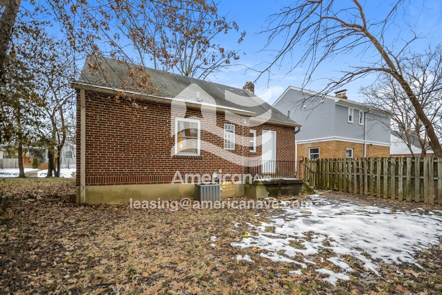 Building Photo - 3908 Grand Ave