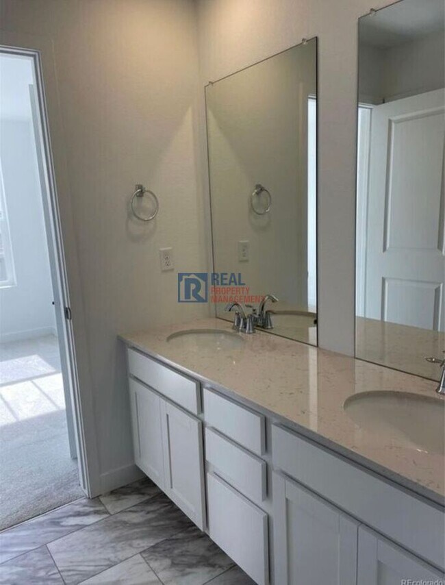 Building Photo - 5525 Wisteria Ave