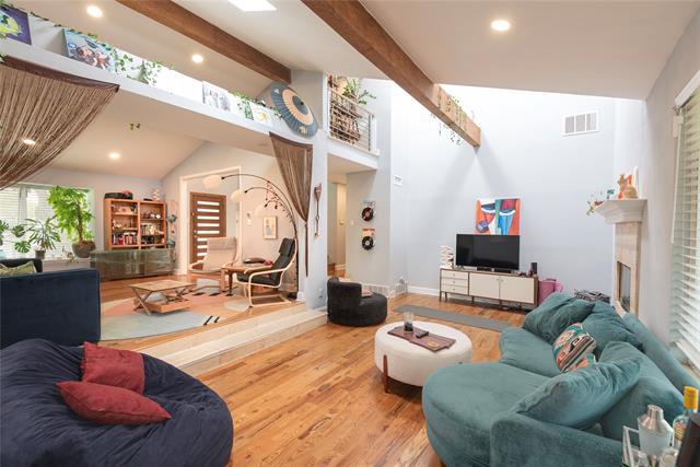 Building Photo - 9405 Pinewood Dr