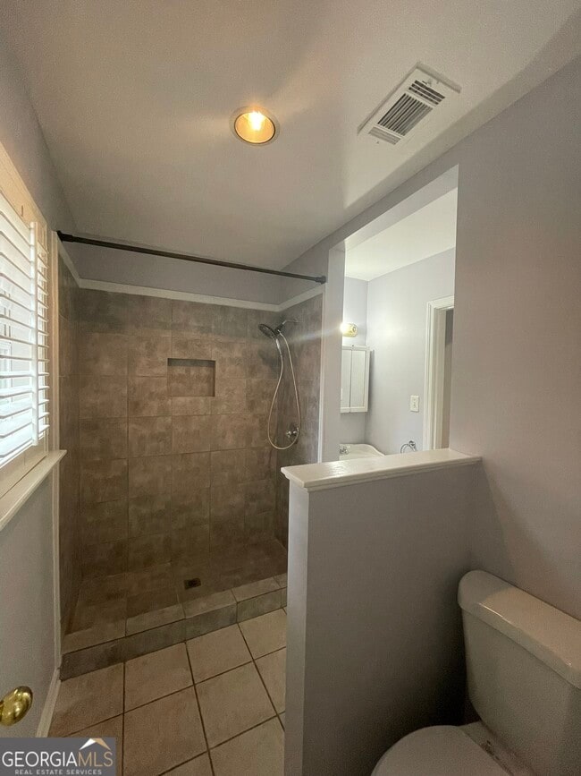 Building Photo - 1585 Piedmont Cir NE