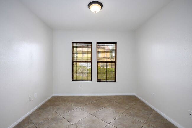 Building Photo - 853 Blushing Rose Pl