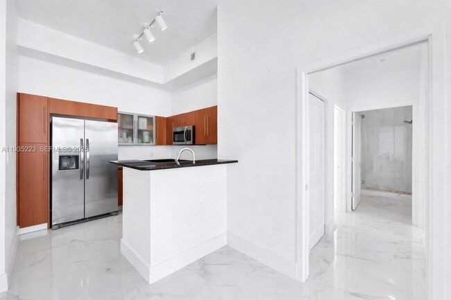 Building Photo - 325 S Biscayne Blvd