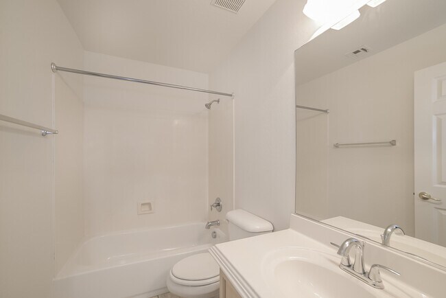 Building Photo - 6518 W Red Fox Rd