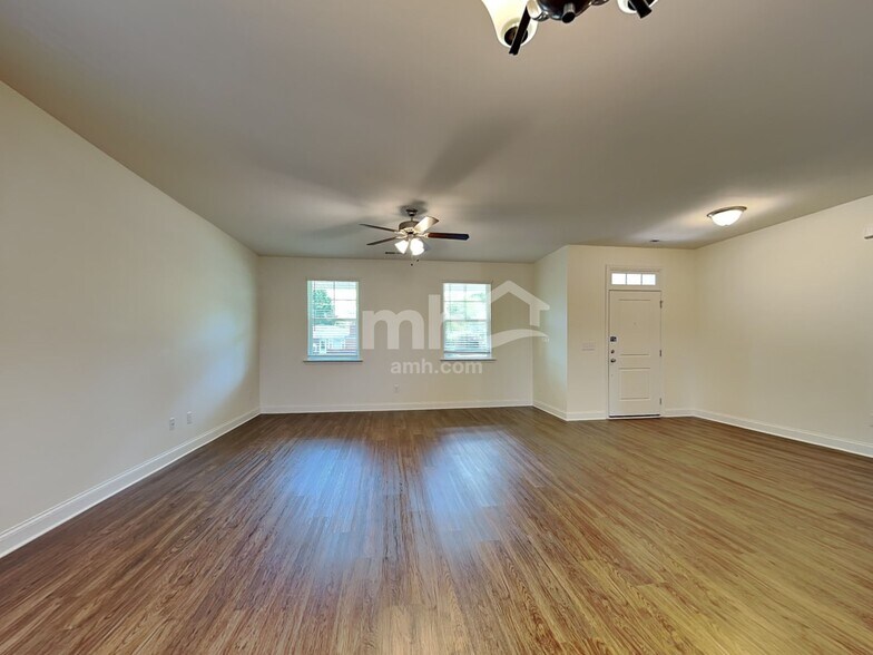 Building Photo - 315 Stowe Rd