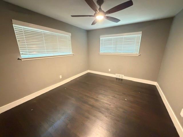 Building Photo - 3158 Newcastle Dr