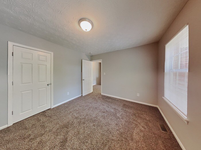 Building Photo - 942 Shadow Ridge Trail