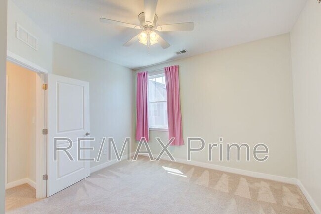 Building Photo - 609 Fishers Ct