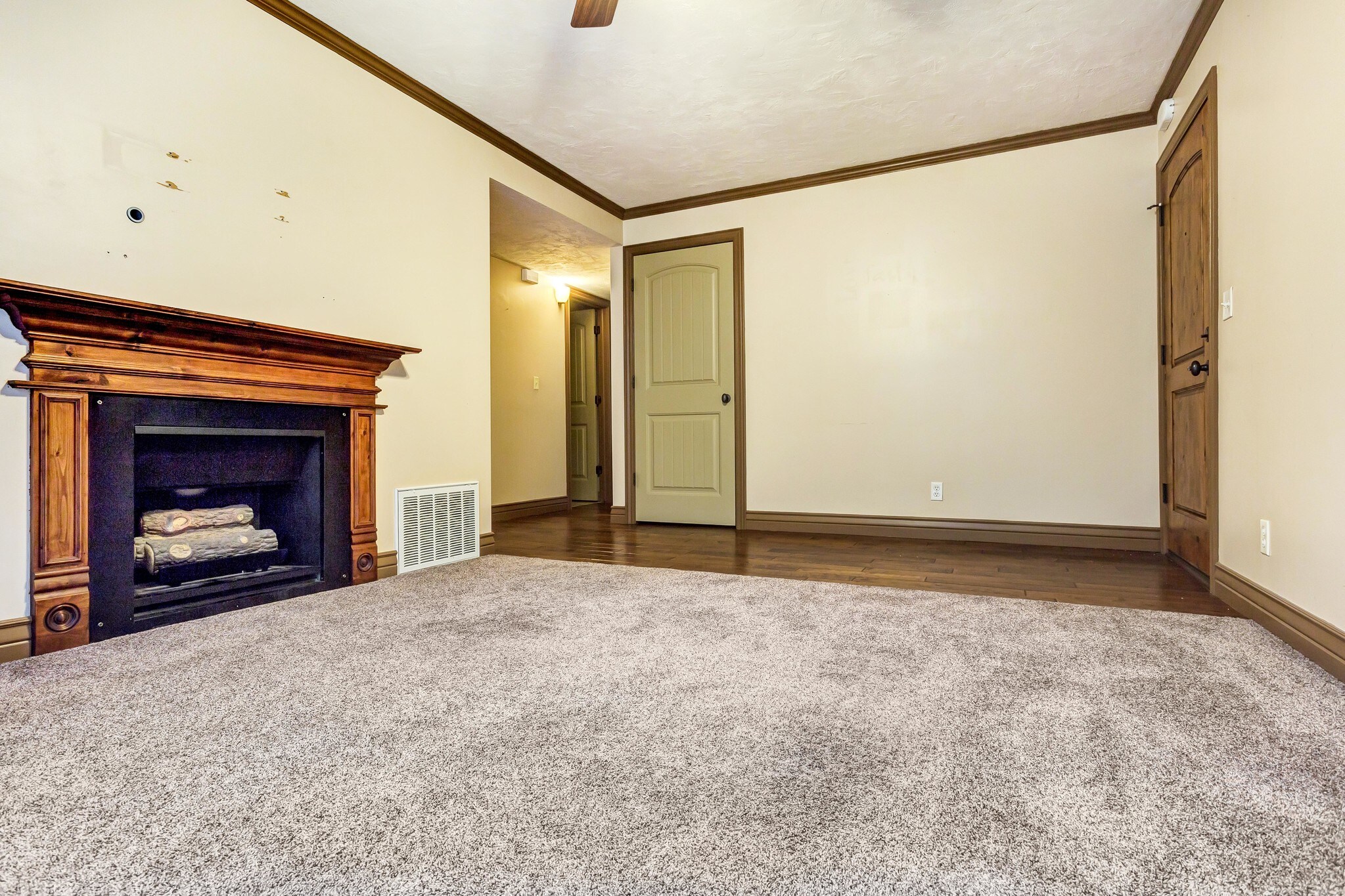 Building Photo - 438 N Center St