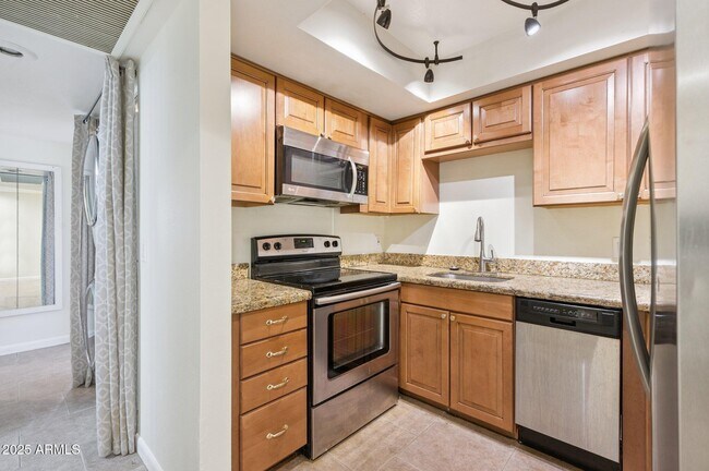 Primary Photo - 17 E Ruth Ave