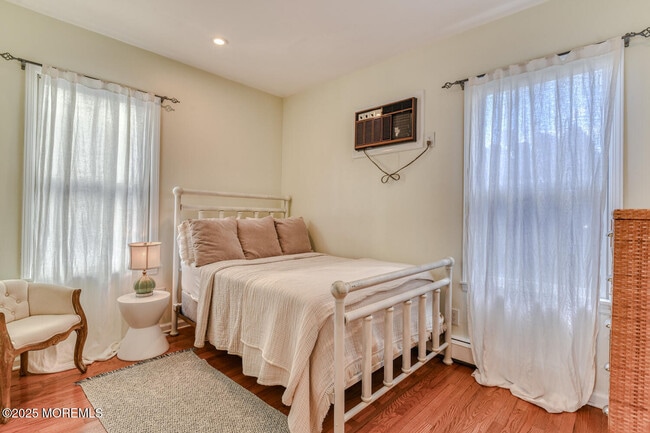 Building Photo - 113 Central Ave