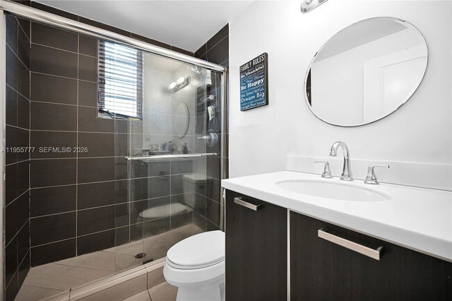 Building Photo - 621 11th St