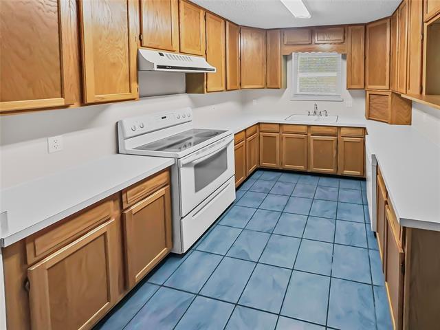 Building Photo - 7912 Buttercup Cir N