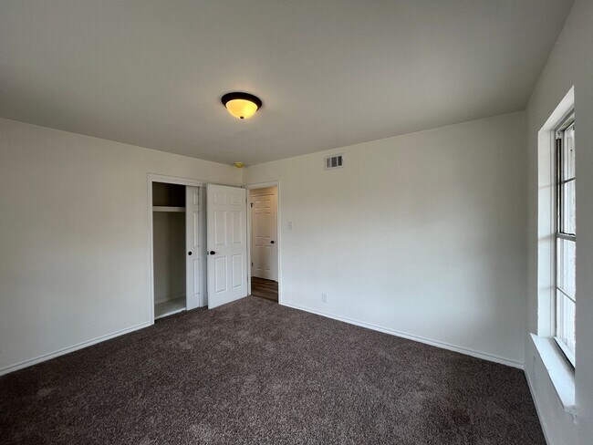 Building Photo - 3 Bedroom 2 Bath in Hopper Subdivision