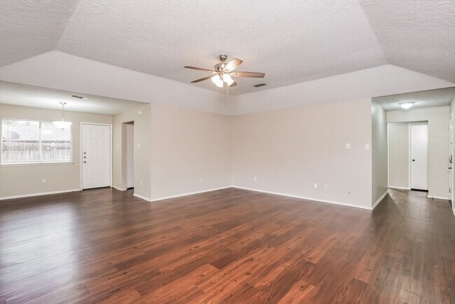 Building Photo - 21035 Rivershadows Ln