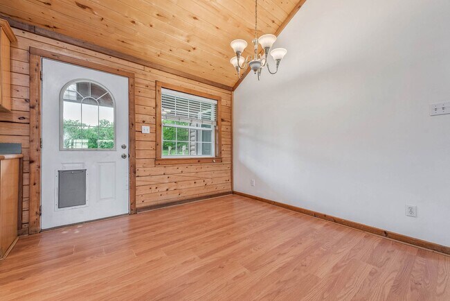 Building Photo - 10 acres with 3/2 cabin for rent in Navaso...