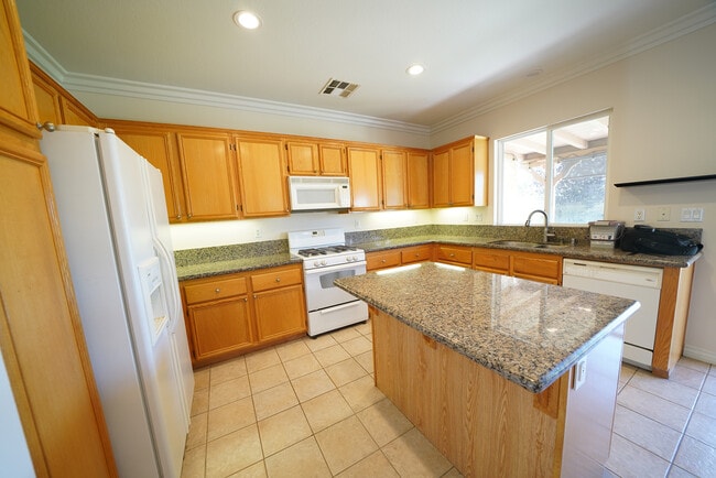 Building Photo - 28321 Maitland Ln