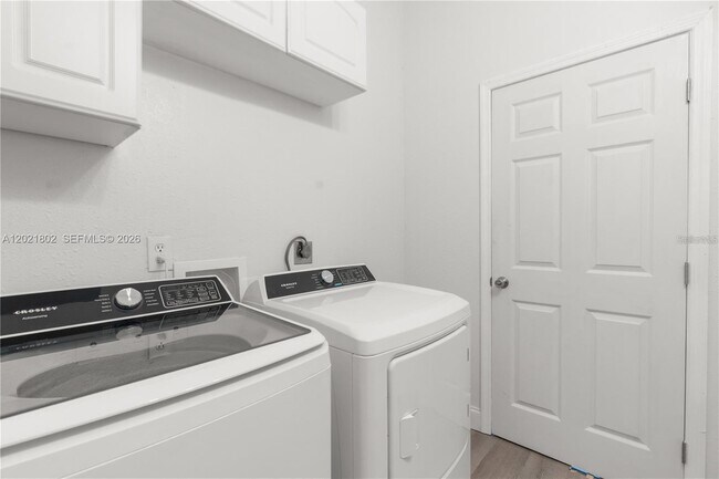 Building Photo - 13521 Stacey Dr