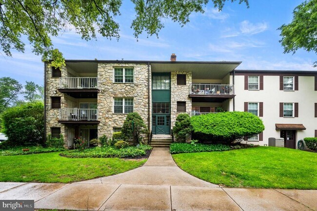 Building Photo - 288 Drummers Ln