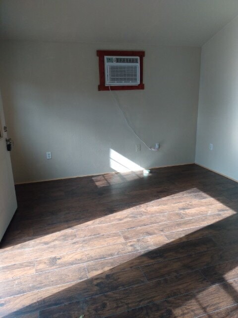 Building Photo - Looking for a simple, cozy spot to call home? Check out this cute tiny home at 1060 I-20 West Acc...