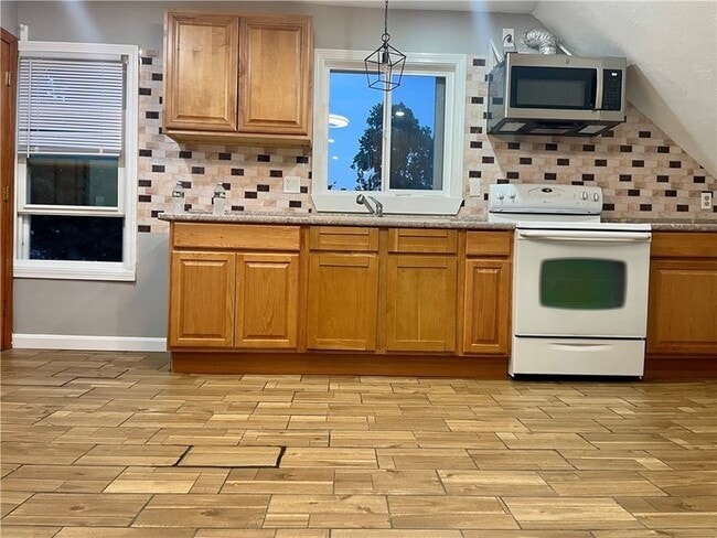 Primary Photo - 36 Highland St