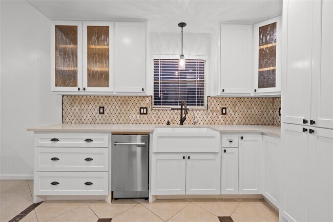 Building Photo - 9814 Sageroyal Ln