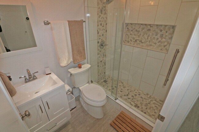 Building Photo - 1102 Turnstone Way