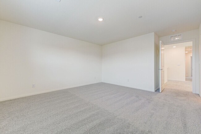 Building Photo - Newly Built 4 bedrooms in Cadence