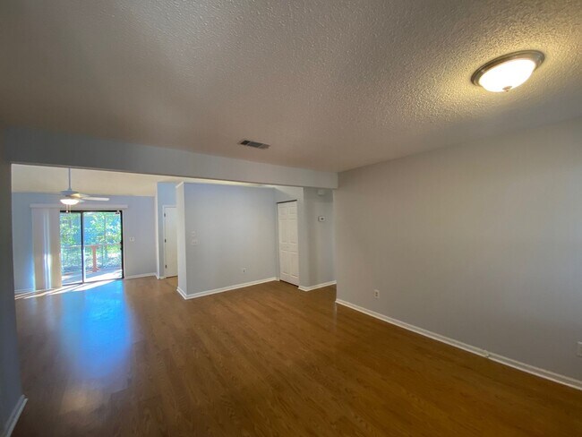 Building Photo - 3154 Folsom Rd