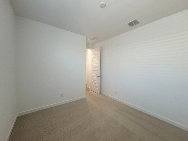 Building Photo - BRAND NEW HOME IN ALORAVITA IN PEORIA