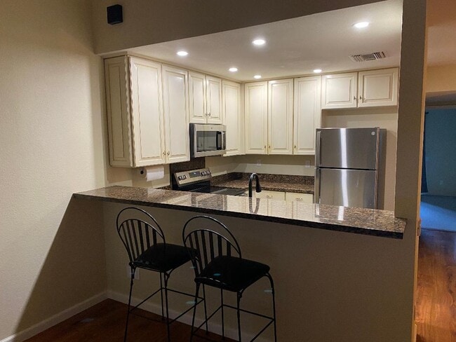 Building Photo - 291 E Mel Ave