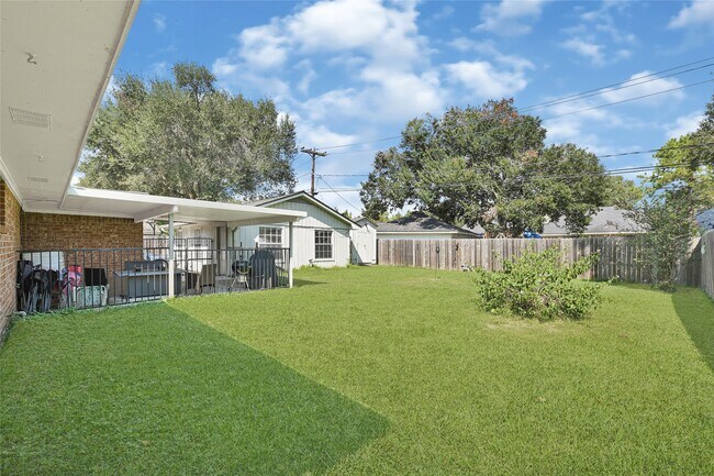 Building Photo - 1109 Frances Dr