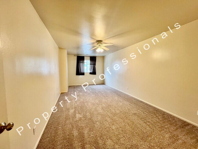 Building Photo - Townhouse in Silt for Rent
